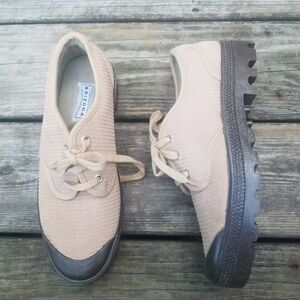 Vintage 90s y2k Tan Corduroy Leather Lace-up Chunky Rubber Lug Sole Sneakers 9.5
